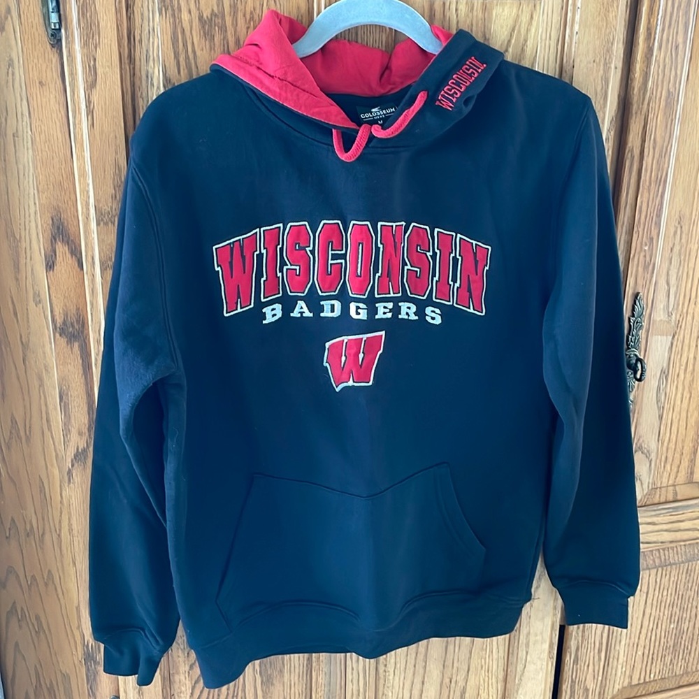Women’s medium Wisconsin Badgers hoodie